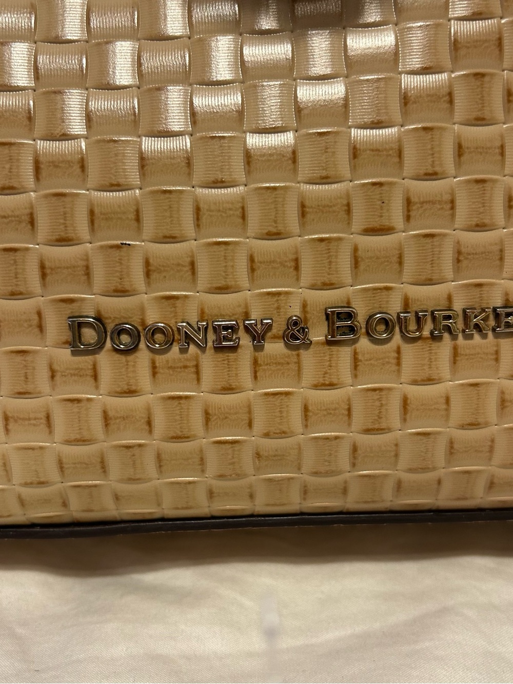 NWT Dooney & Bourke LILLIANA Tote Bag w/Wristlet Keychain Natural Woven Leather - Picture 3 of 16